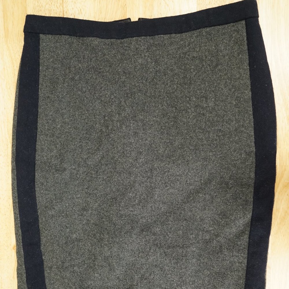 J Crew Pencil Skirt Wool Blend Size 2 Gray & Navy Blue Fully Lined Office Wear